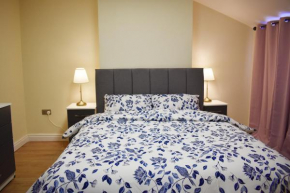 Birmingham City Centre Bedroom, Parking, WiFi, Kitchen, Living room